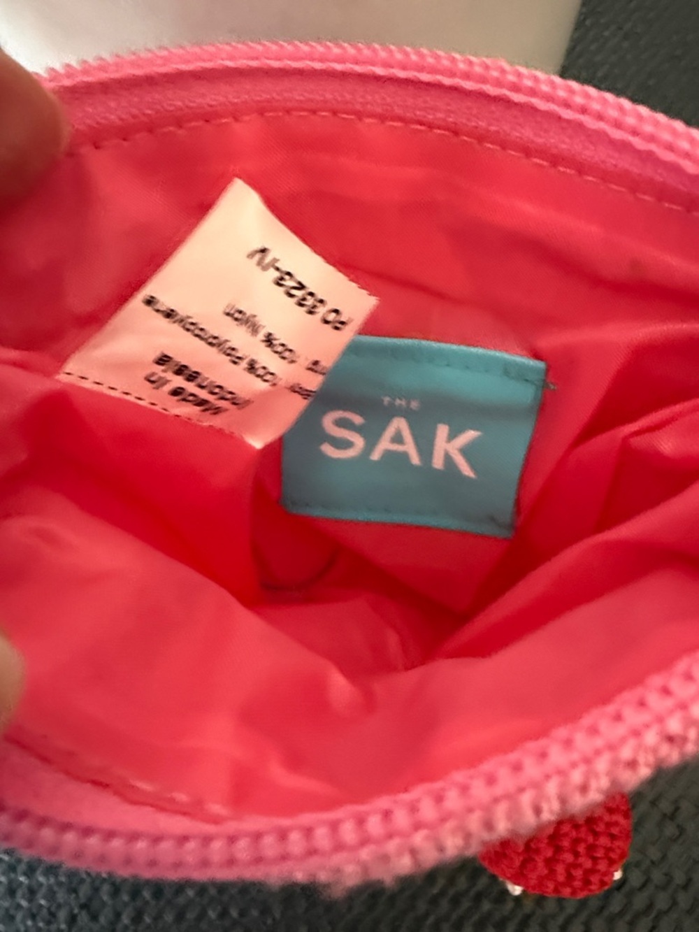 The Sak Pink Crochet Mini Pouch Bag Strawberry Leaf NWOT - Picture 3 of 4